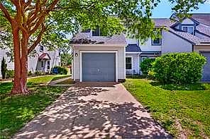 725 Hecate DR, VIRGINIA BEACH VA 23454 - Main photo
