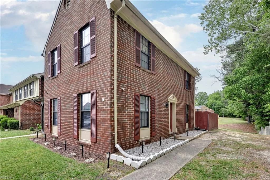 363 Deputy LN #F, NEWPORTNEWS VA 23608 - Photo 3
