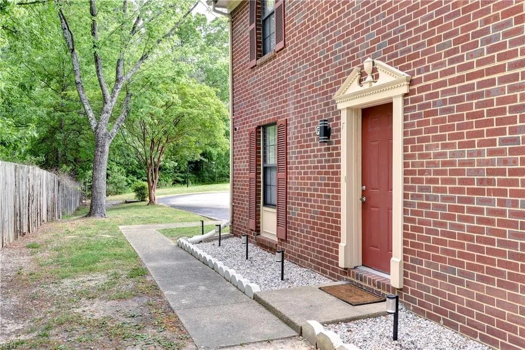 363 Deputy LN #F, NEWPORTNEWS VA 23608 - Photo 5