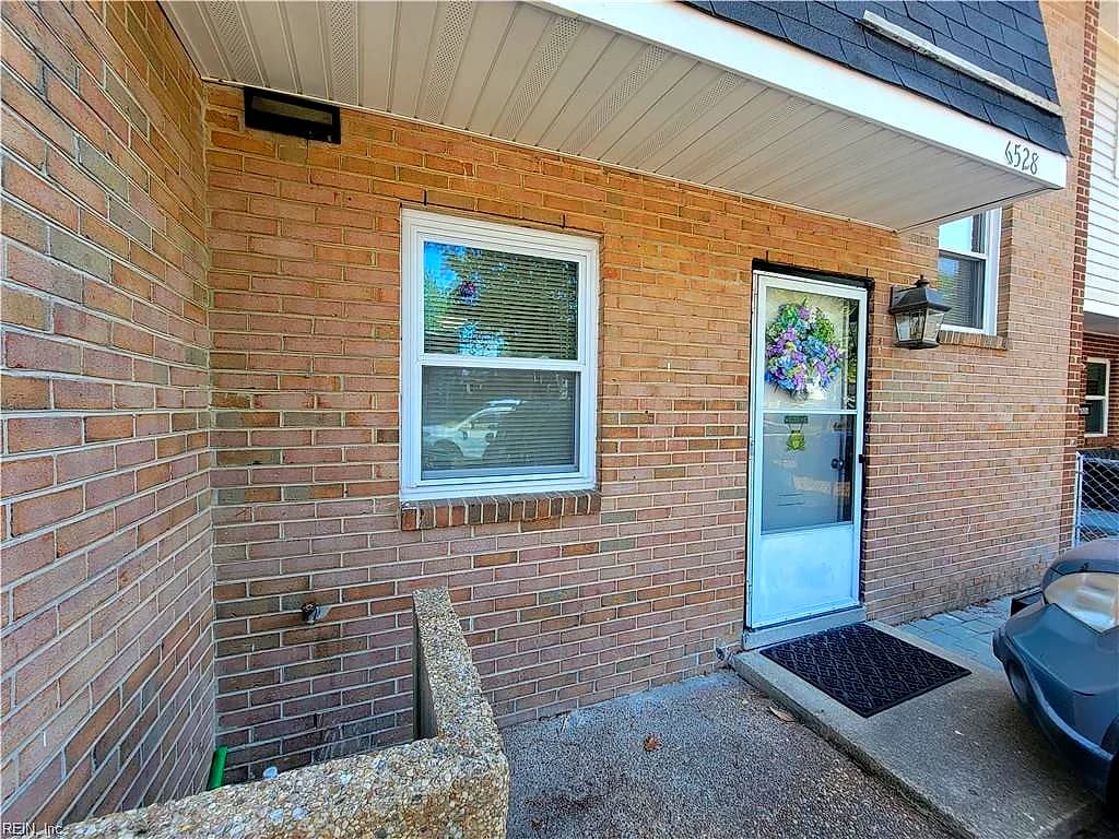 6528 Pasteur CT, NORFOLK VA 23513 - Main photo