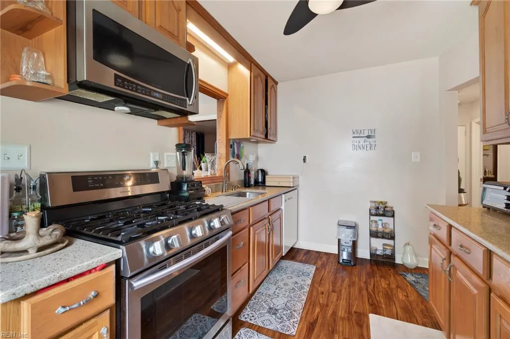 415 Fresh Meadow RD, NORFOLK VA 23503 - Photo 4