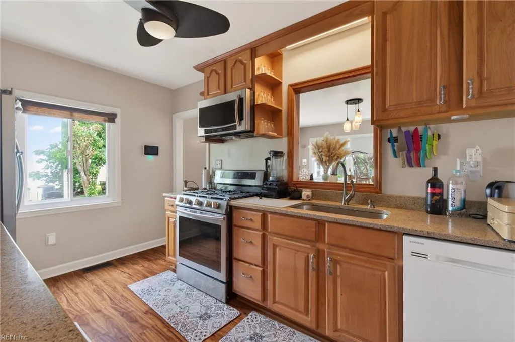 415 Fresh Meadow RD, NORFOLK VA 23503 - Photo 5