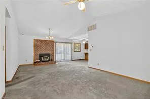 215 Woodbury Forrest DR, HAMPTON VA 23666 - Photo 4
