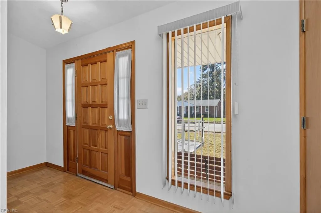 215 Woodbury Forrest DR, HAMPTON VA 23666 - Photo 3