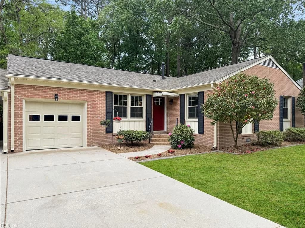 316 Sharon DR, SEAFORD VA 23696 - Photo 3
