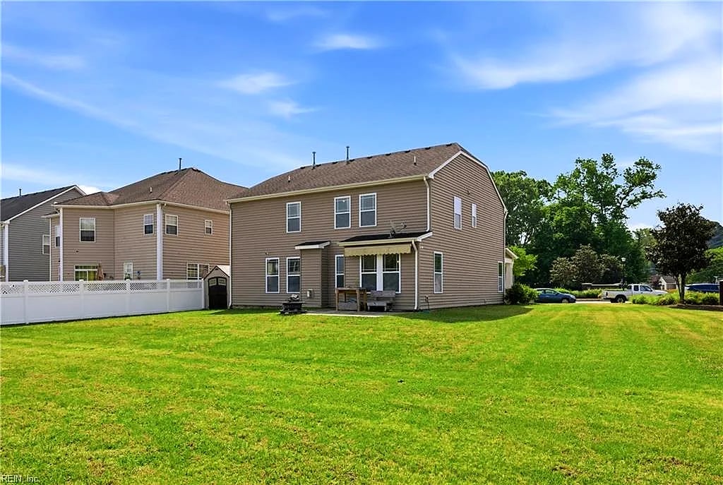 2003 Redgate DR, Suffolk — 5 bed Residential, 2,960 sqft