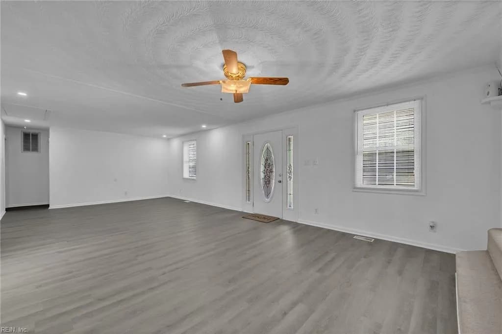 6704 Mill Creek DR, ZUNI VA 23898 - Photo 5