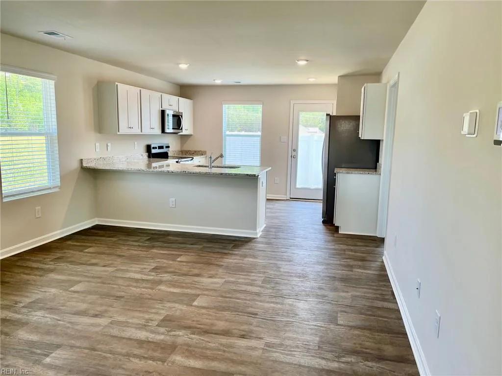 24 Byway CIR, KILMARNOCK VA 22482 - Photo 5