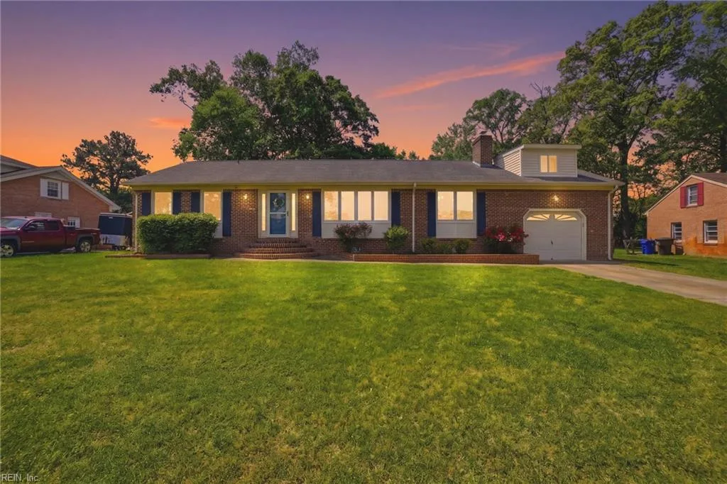 180 Yorkshire RD, Portsmouth — 4 bed Residential, 1,963 sqft