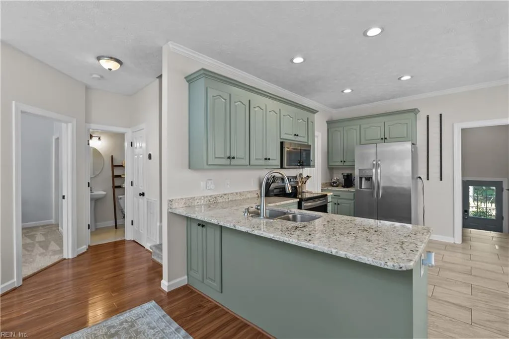 335 Herman Melville AVE, NEWPORTNEWS VA 23606 - Photo 5