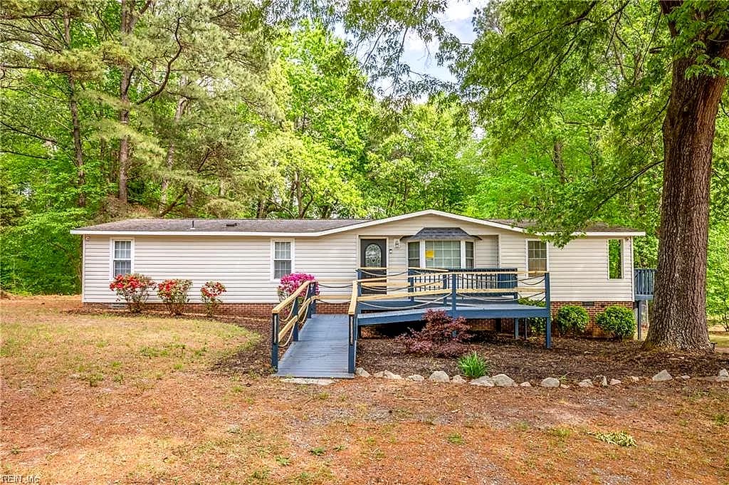 9975 Grove CT, GLOUCESTER VA 23061 - Main photo