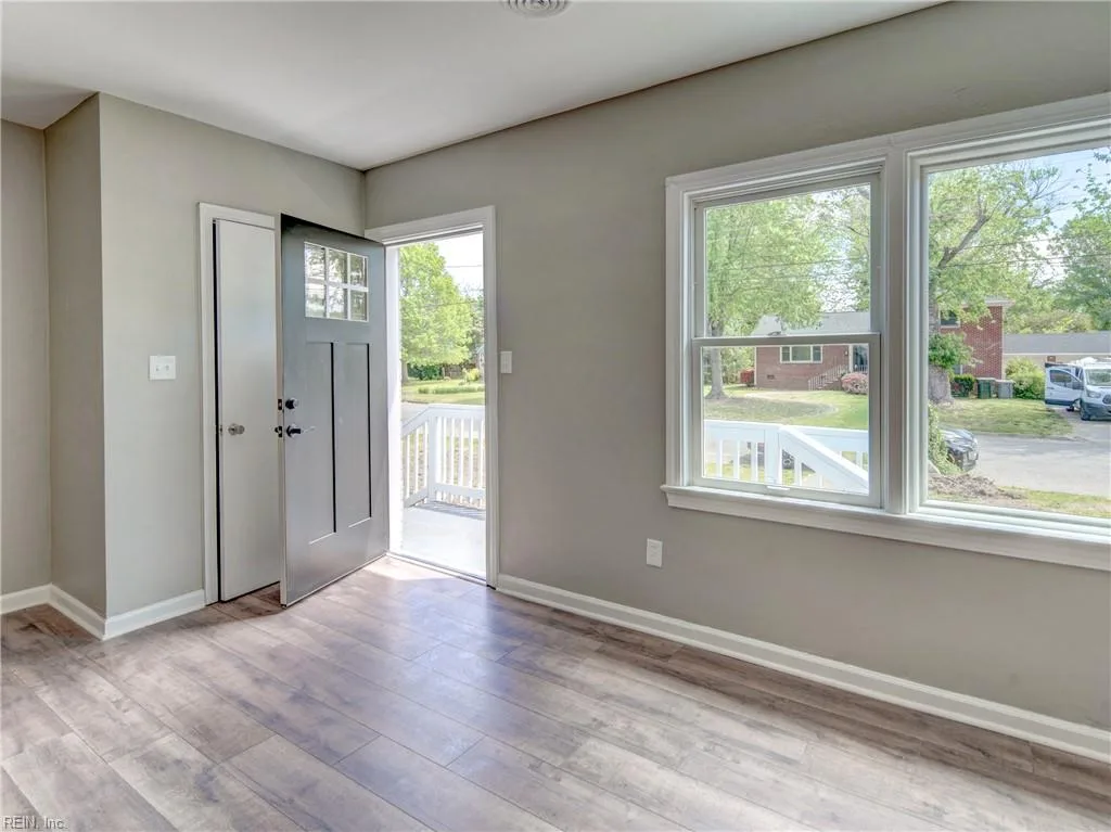9 Riverdale DR, HAMPTON VA 23666 - Photo 5