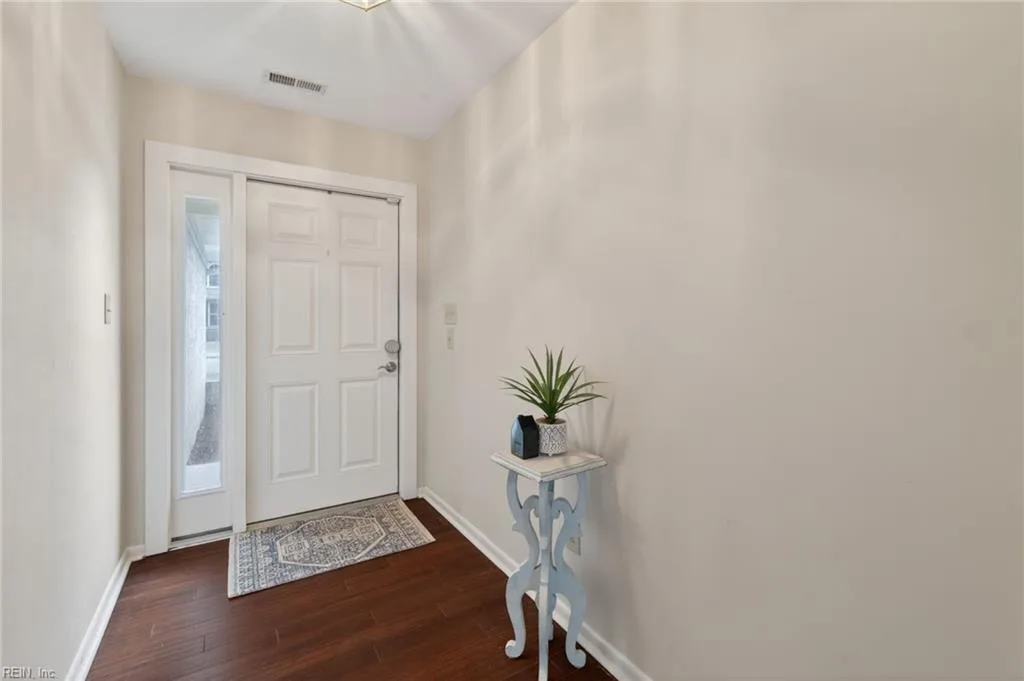 2696 Cantwell RD, VIRGINIABEACH VA 23453 - Photo 5