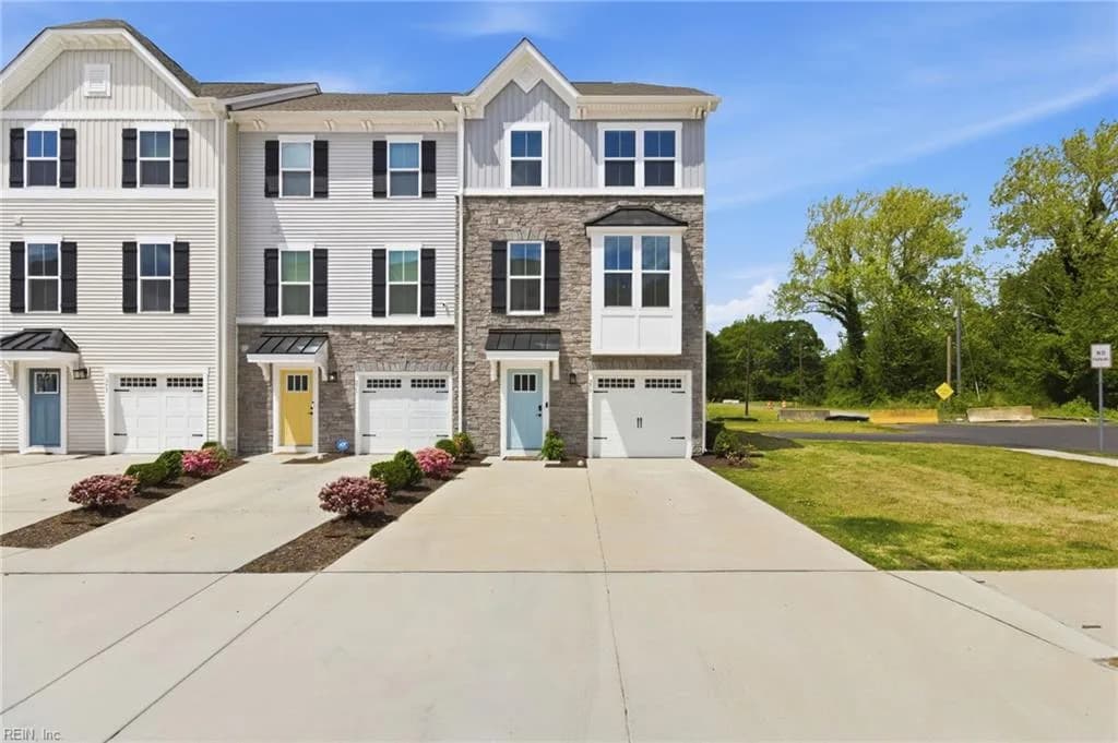 273 Falcon AVE, PORTSMOUTH VA 23701 - Main photo