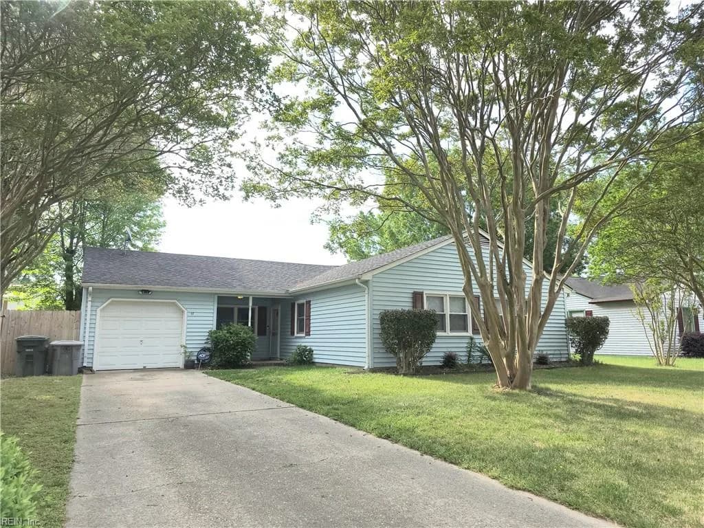 17 Philmont DR, HAMPTON VA 23666 - Main photo