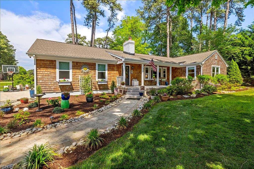 832 Cardinal RD, VIRGINIA BEACH VA 23451 - Main photo