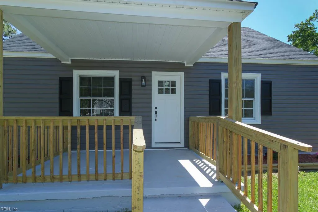 423 Fresh Meadow RD, NORFOLK VA 23503 - Photo 3