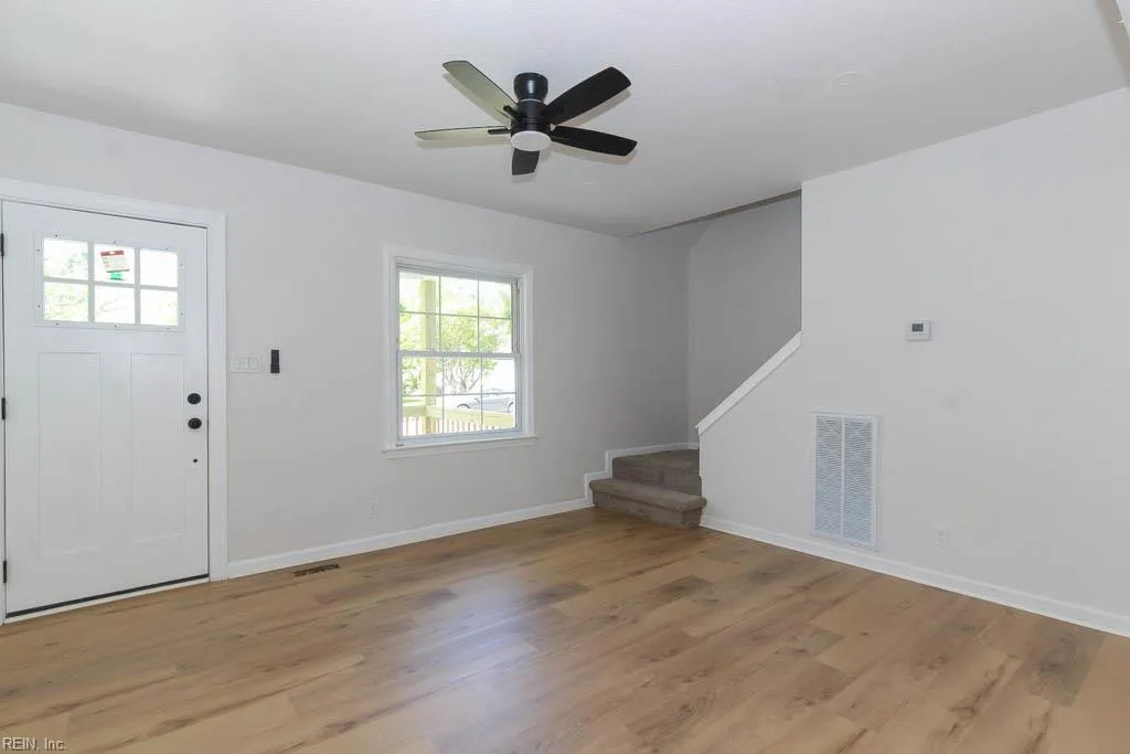 423 Fresh Meadow RD, NORFOLK VA 23503 - Photo 5