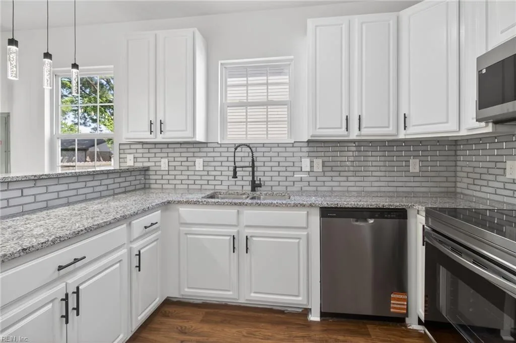 1706 Martin AVE, CHESAPEAKE VA 23324 - Photo 4