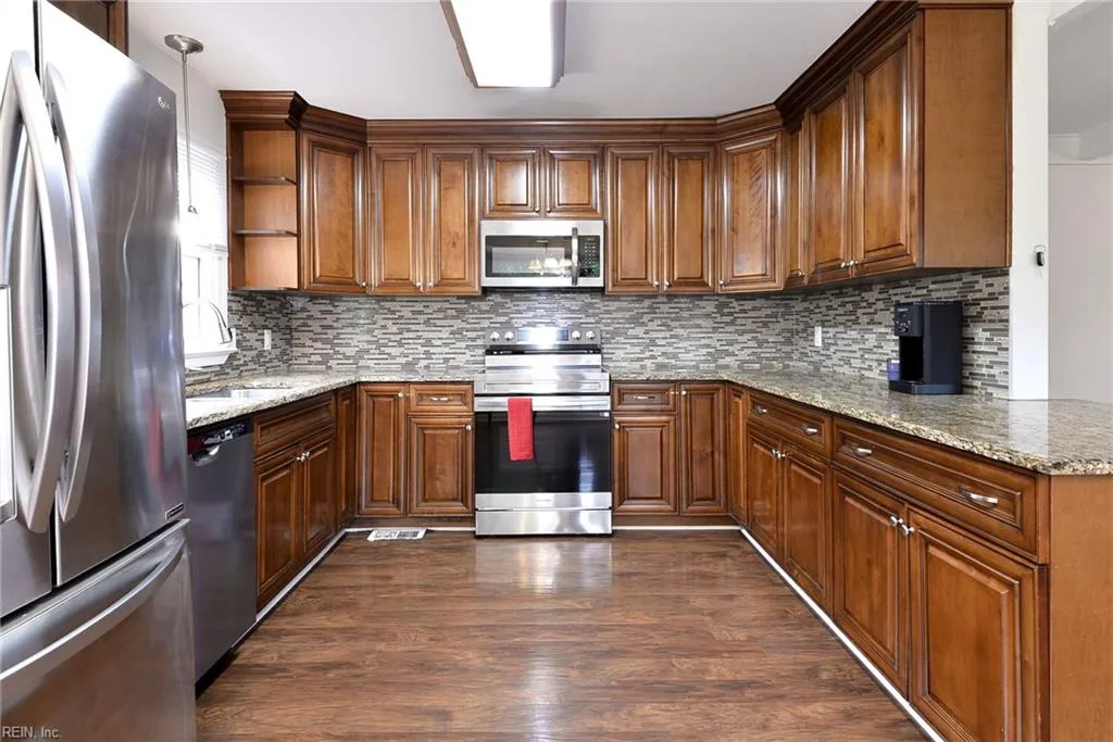 198 Colony RD, NEWPORTNEWS VA 23602 - Photo 5