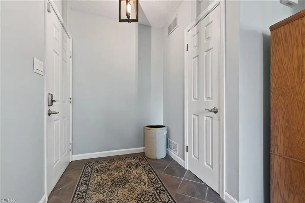 3204 Jade CT #104, VIRGINIABEACH VA 23451 - Photo 4