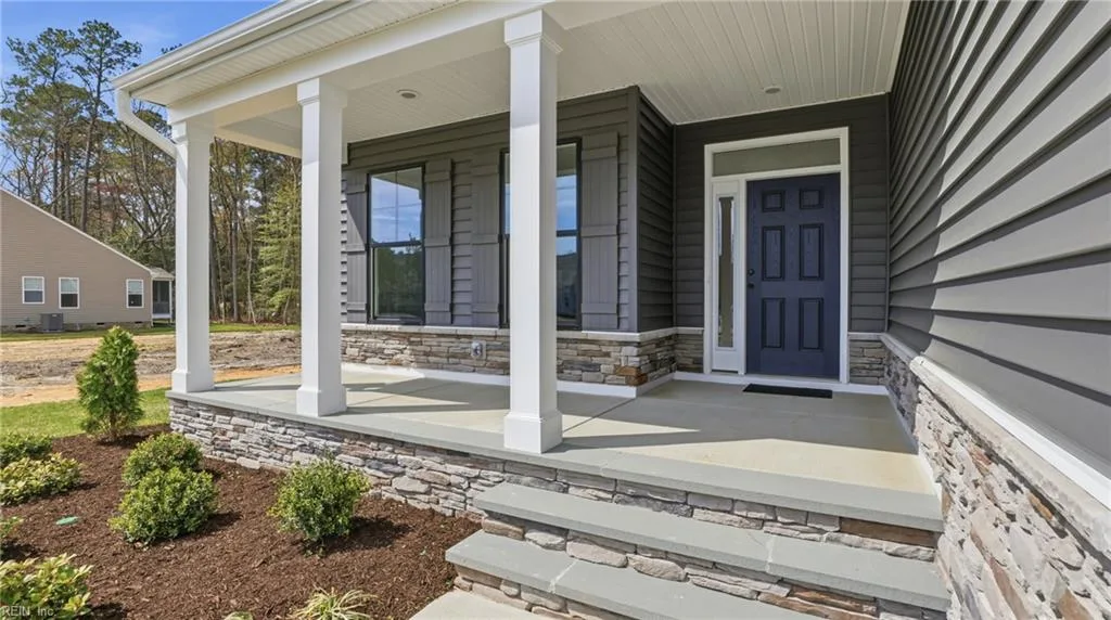 2022 Swiss LN, GLOUCESTER VA 23061