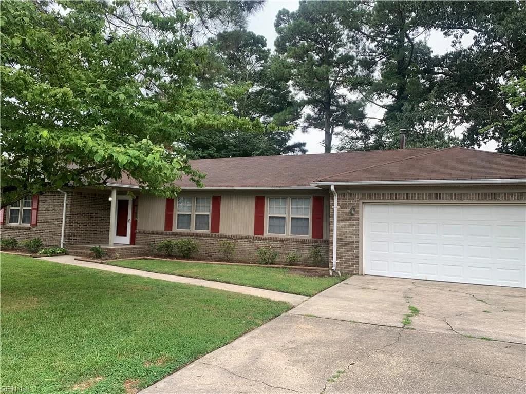 1937 Wolfsnare RD, VIRGINIABEACH VA 23454 - Photo 2