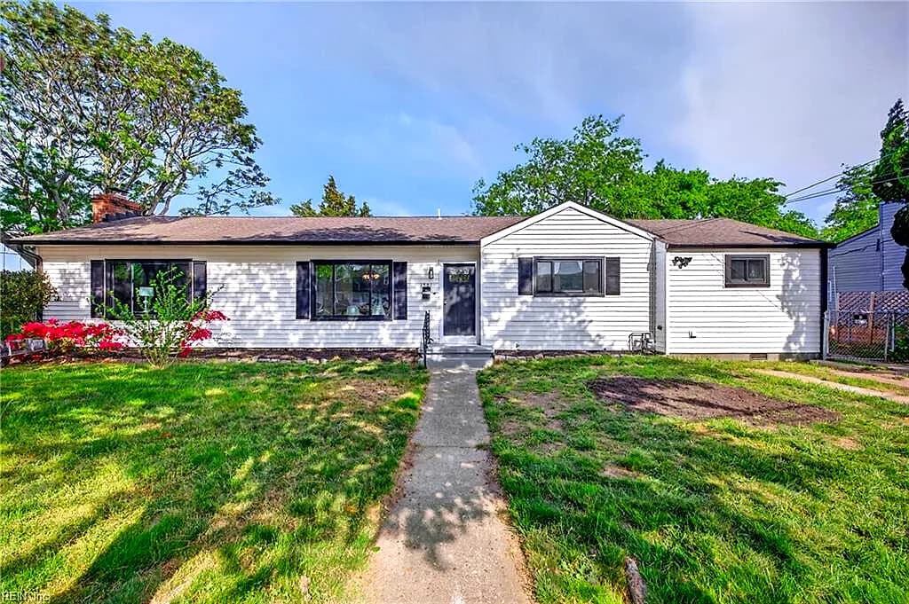 1501 Hedgerow DR, VIRGINIA BEACH VA 23455 - Main photo