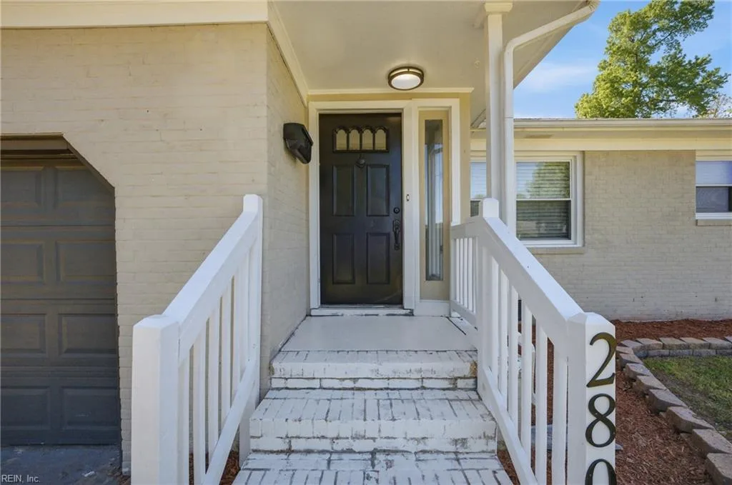 2802 Bending Oak DR, HAMPTON VA 23666 - Photo 3