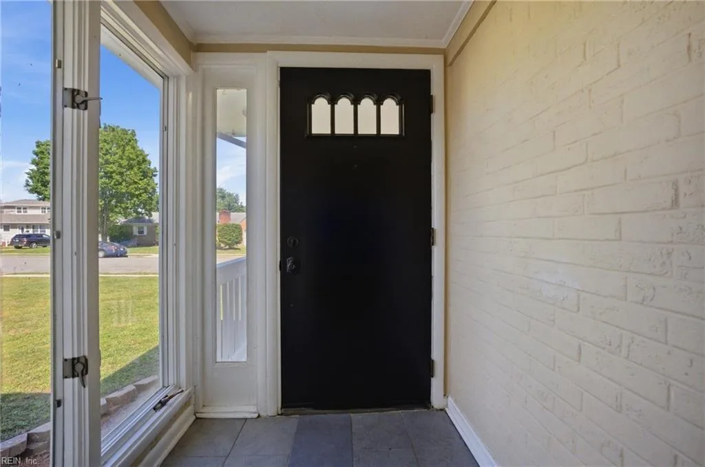 2802 Bending Oak DR, HAMPTON VA 23666 - Photo 4