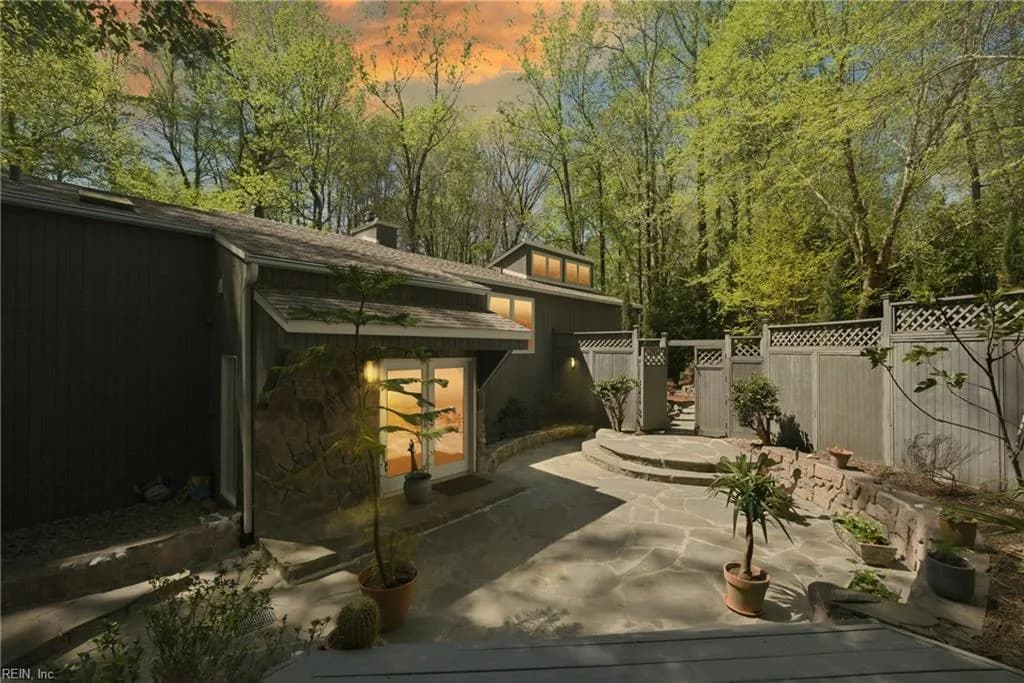 109 Holdsworth RD, WILLIAMSBURG VA 23185 - Photo 2