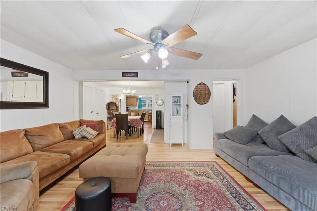 9788 Woods Cross RD, GLOUCESTER VA 23061 - Photo 4