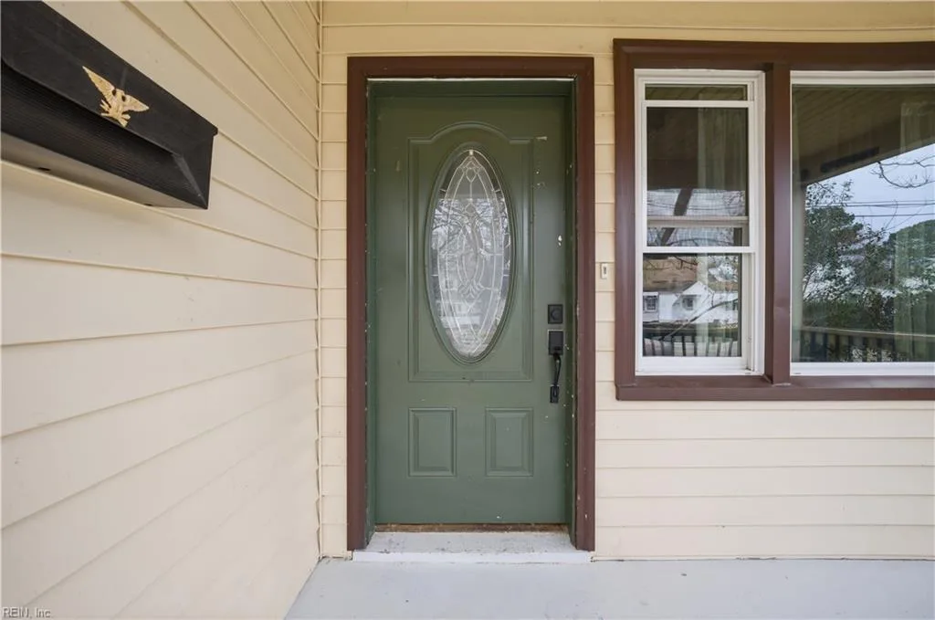 4873 Robin Hood RD, NORFOLK VA 23513 - Photo 4