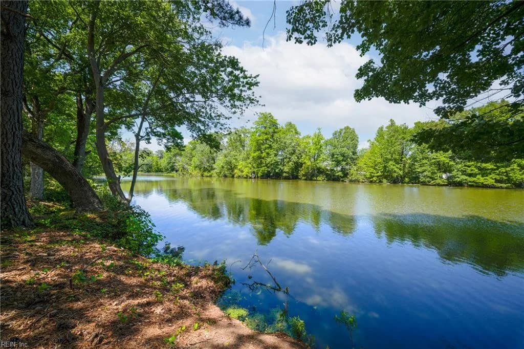 2035 Foxs Lair TRL, NORFOLK VA 23518 - Photo 4