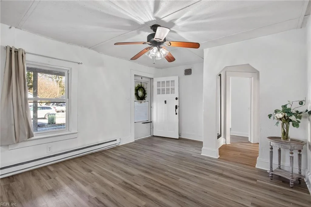 403 Elizabeth ST, SUFFOLK VA 23434 - Photo 3