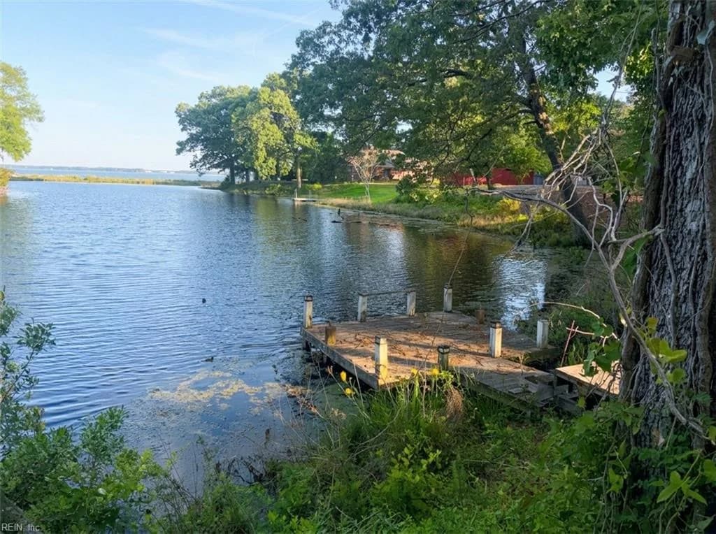 1479 Laurens RD, GLOUCESTERPOINT VA 23062 - Photo 3