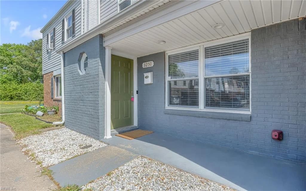 3250 Saxon PL, VIRGINIABEACH VA 23453 - Main photo