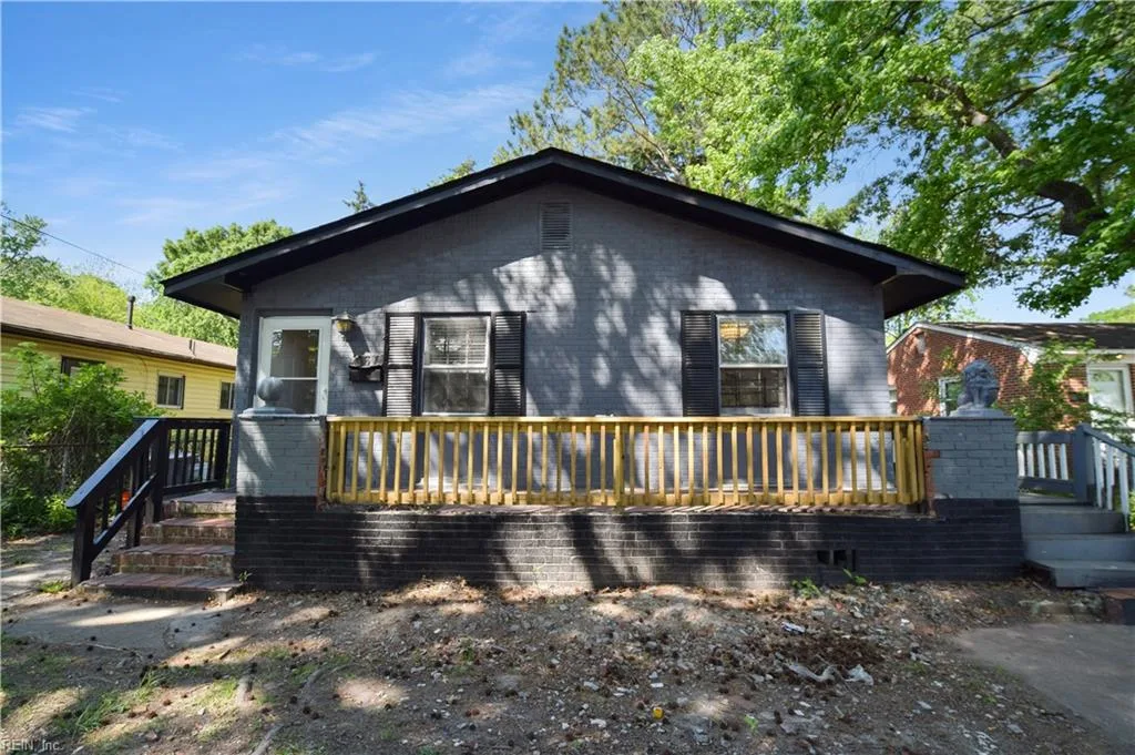 461 Dare AVE, HAMPTON VA 23661