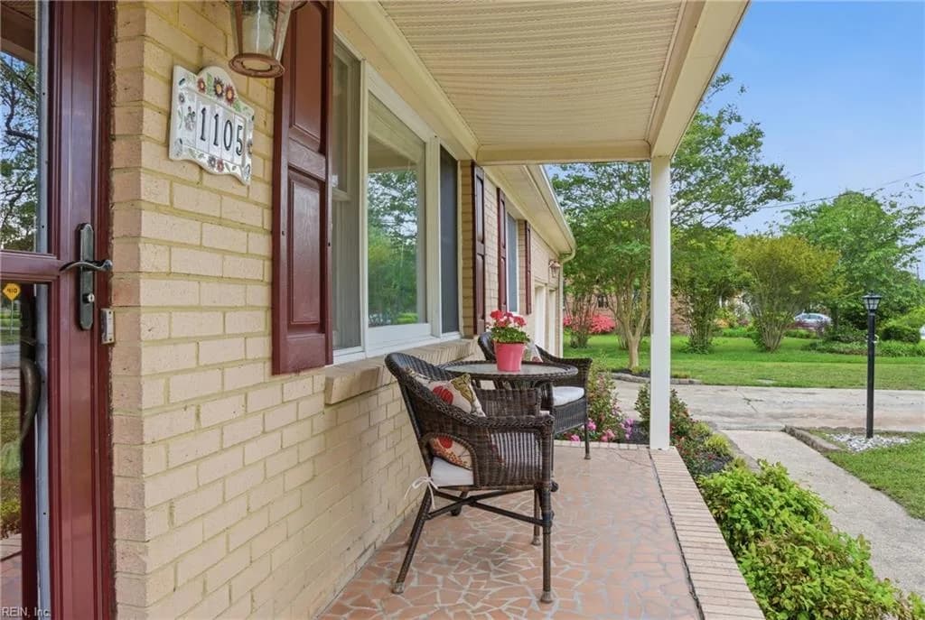 1105 Cogliandro DR, CHESAPEAKE VA 23320 - Photo 4
