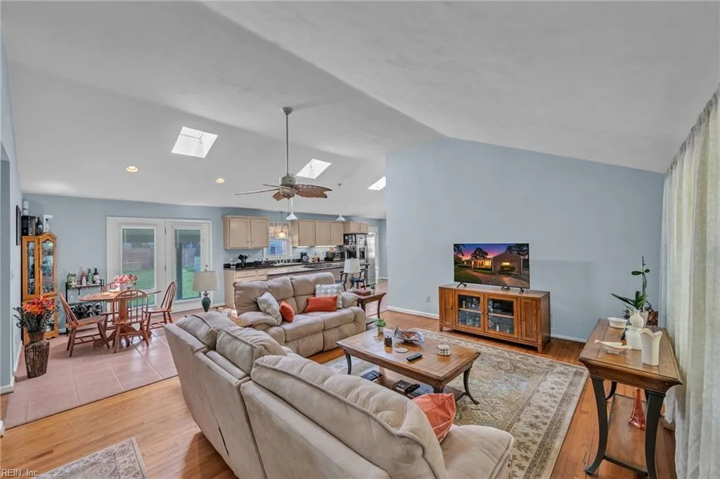 1253 Kingsway DR, CHESAPEAKE VA 23320 - Photo 4