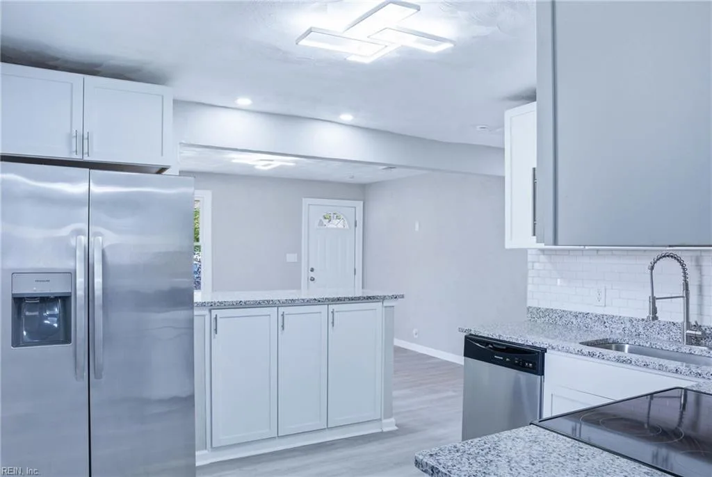 7 N Colin DR, PORTSMOUTH VA 23701 - Main photo