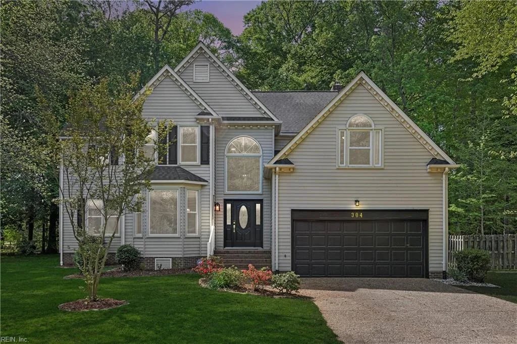 304 Autumn WAY, Yorktown — 4 bed Residential, 2,716 sqft