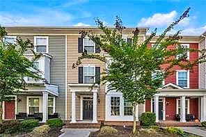 273 Tigerlilly DR, PORTSMOUTH VA 23701 - Main photo