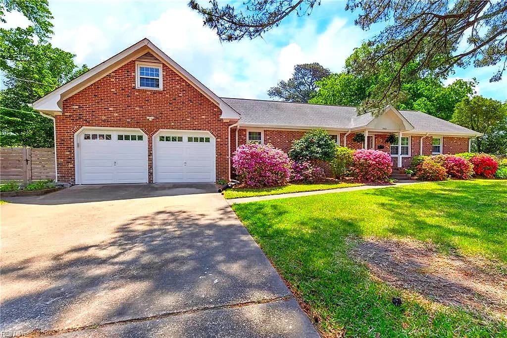 7410 Parkdale DR, NORFOLK VA 23505 - Main photo