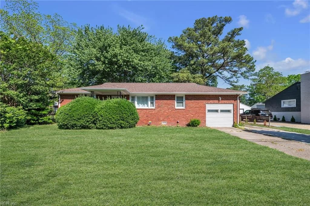 2538 Heutte DR, NORFOLK VA 23508 - Photo 2