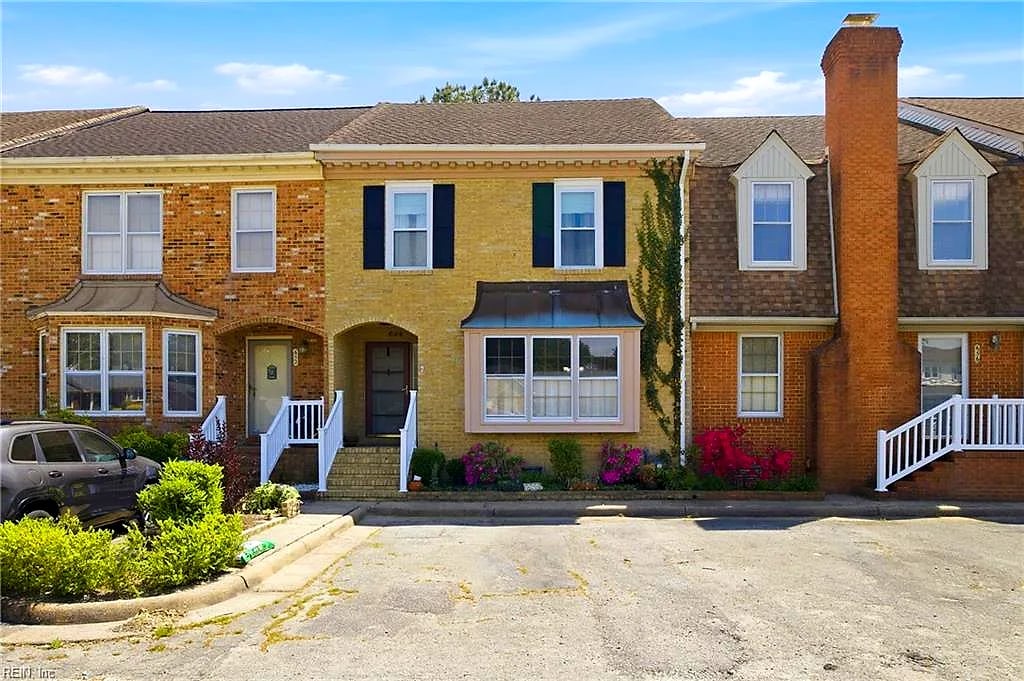 654 Lord Dunmore DR, Virginia Beach — 3 bed Residential, 1,643 sqft
