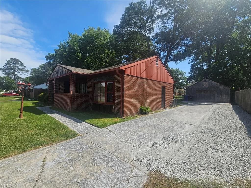 1507 Hodges Ferry RD, PORTSMOUTH VA 23701 - Photo 3