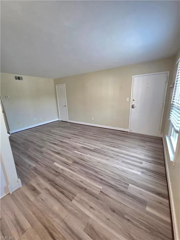 405 Erle CRES #105, VIRGINIABEACH VA 23451 - Photo 5