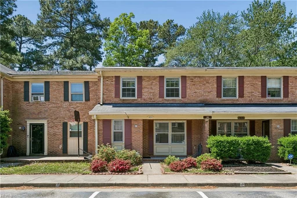381 Circuit LN #C, NEWPORTNEWS VA 23608 - Photo 3