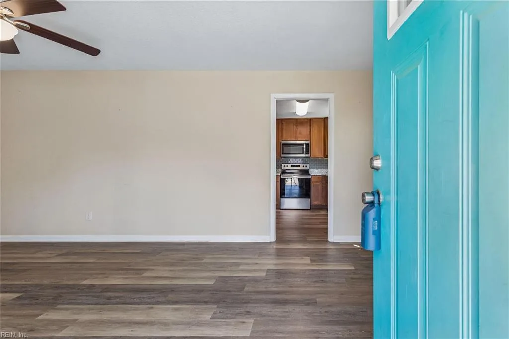 6 Barnes CT, HAMPTON VA 23664 - Photo 4